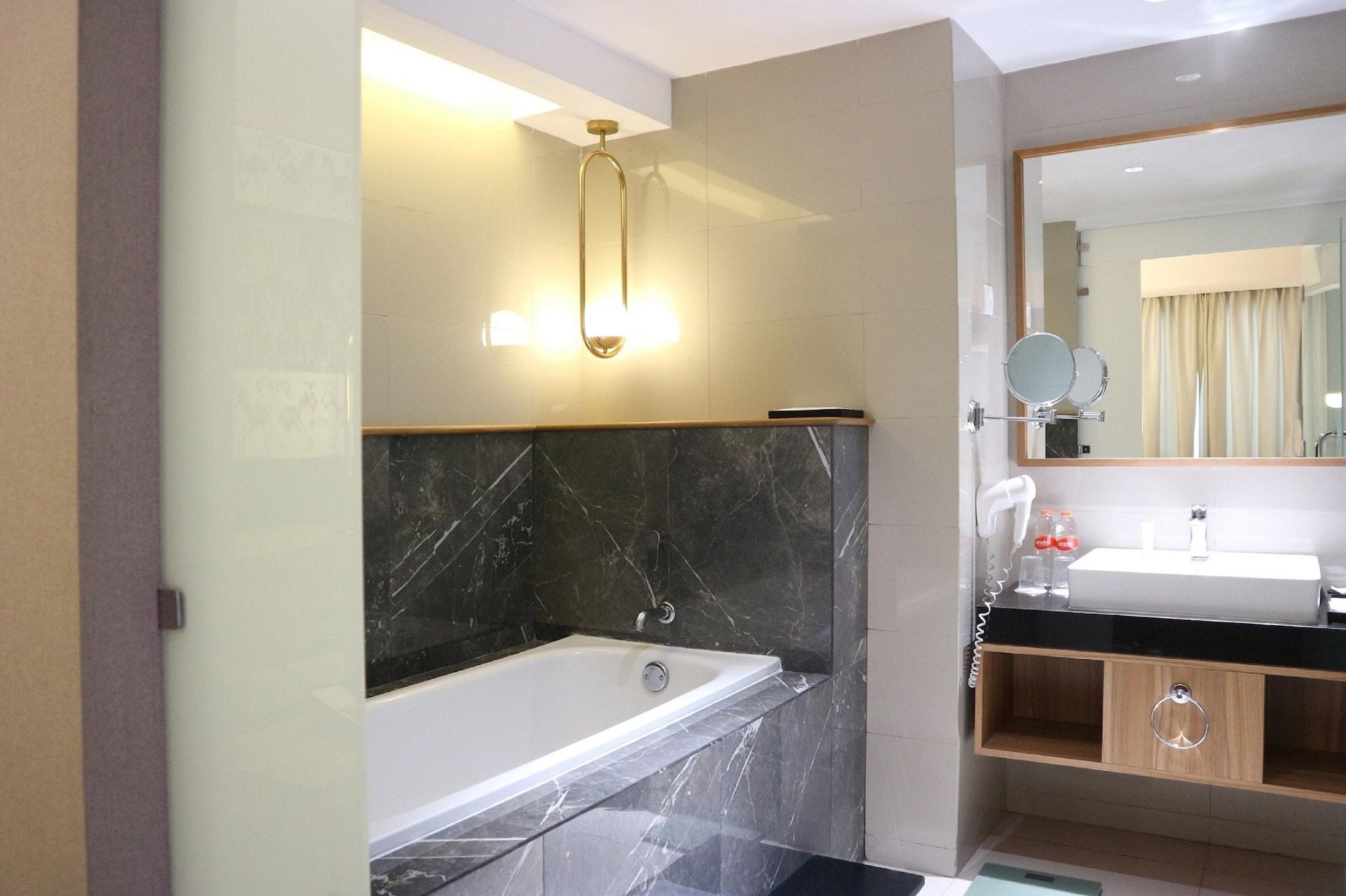 Santika Premiere Bintaro Ξενοδοχείο Serpong Εξωτερικό φωτογραφία